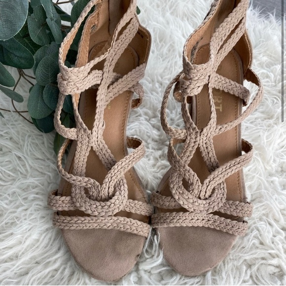 Braided Heels - Picture 2 of 7